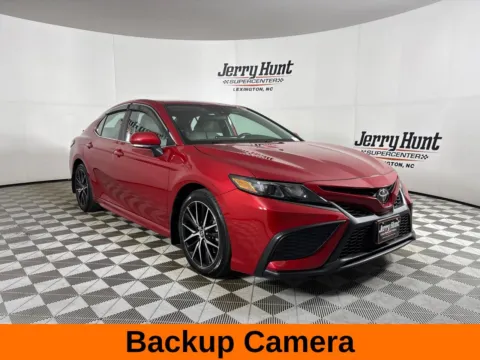 More photos of 2021 Toyota Camry SE at Jerry Hunt Supercenter - Lexington, NC
