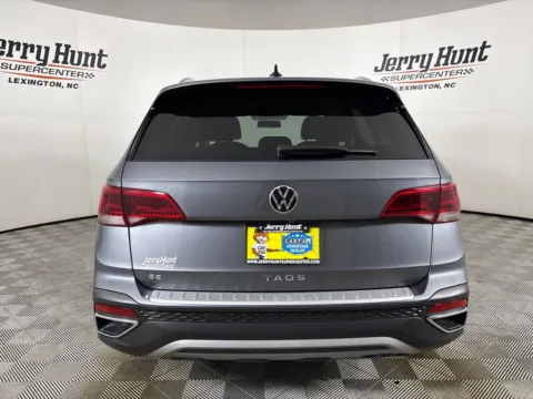 More photos of 2022 Volkswagen Taos 1.5T SE at Jerry Hunt Supercenter - Lexington, NC