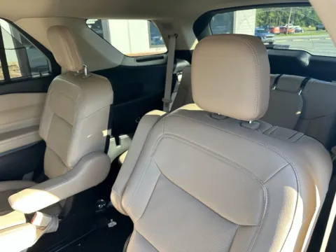 More photos of 2022 Ford Explorer Limited at Jerry Hunt Supercenter - Lexington, NC