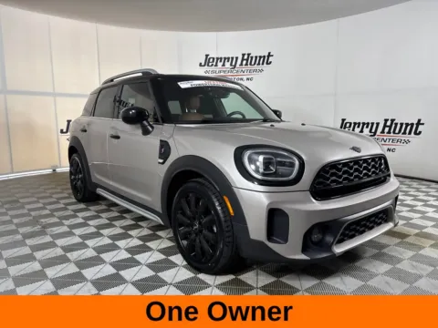 More photos of 2024 MINI Cooper S Countryman Signature at Jerry Hunt Supercenter - Lexington, NC