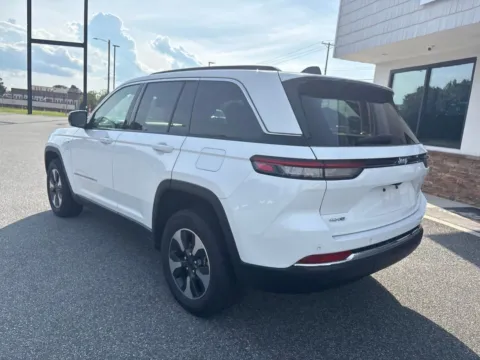 More photos of 2024 Jeep Grand Cherokee 4xe at Jerry Hunt Supercenter - Lexington, NC
