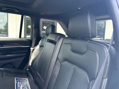 More photos of 2024 Jeep Grand Cherokee 4xe at Jerry Hunt Supercenter - Lexington, NC