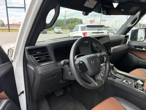 More photos of 2024 Lexus GX 550 Premium+ at Jerry Hunt Supercenter - Lexington, NC