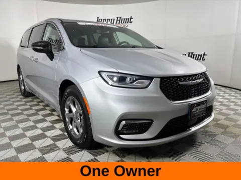 More photos of 2024 Chrysler Pacifica Limited at Jerry Hunt Supercenter - Lexington, NC