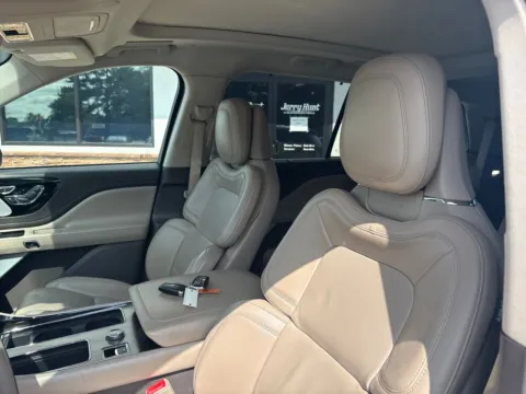 Another view of 2020 Lincoln Aviator Reserve for sale in Lexington, NC at Jerry Hunt Supercenter - Lexington