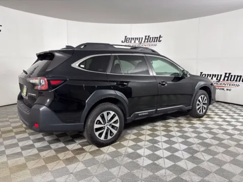 More photos of 2024 Subaru Outback Premium at Jerry Hunt Supercenter - Lexington, NC