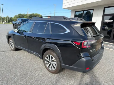 More photos of 2024 Subaru Outback Premium at Jerry Hunt Supercenter - Lexington, NC
