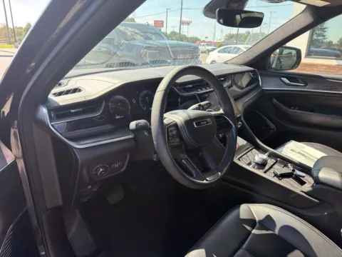More photos of 2023 Jeep Grand Cherokee L Overland at Jerry Hunt Supercenter - Lexington, NC