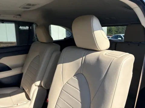 More photos of 2024 Toyota Highlander XLE at Jerry Hunt Supercenter - Lexington, NC