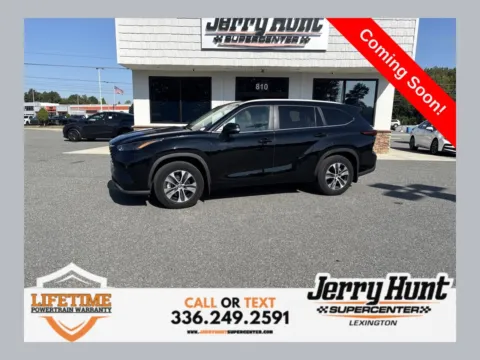 Black 2024 Toyota Highlander XLE for sale in Lexington, NC