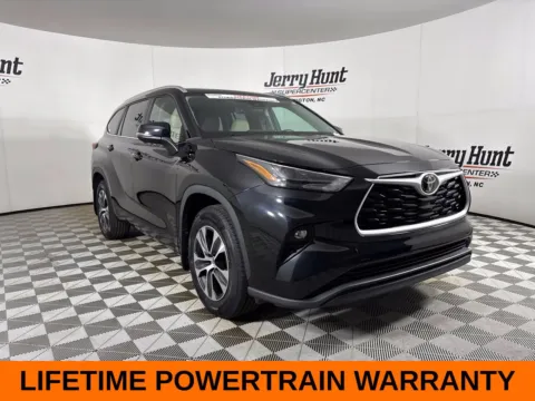 More photos of 2024 Toyota Highlander XLE at Jerry Hunt Supercenter - Lexington, NC