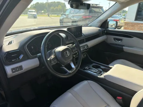 More photos of 2023 Honda Pilot EX-L at Jerry Hunt Supercenter - Lexington, NC