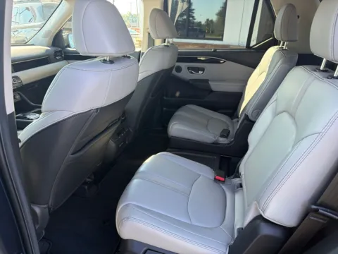More photos of 2023 Honda Pilot EX-L at Jerry Hunt Supercenter - Lexington, NC