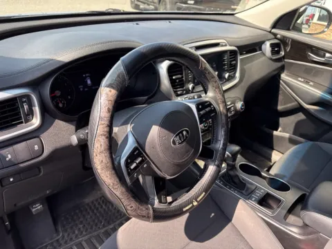 More photos of 2019 Kia Sorento LX at Jerry Hunt Supercenter - Lexington, NC