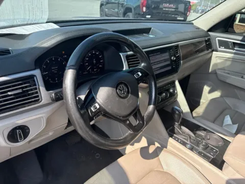 More photos of 2018 Volkswagen Atlas SEL Premium at Jerry Hunt Supercenter - Lexington, NC