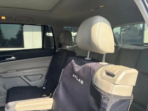 More photos of 2018 Volkswagen Atlas SEL Premium at Jerry Hunt Supercenter - Lexington, NC