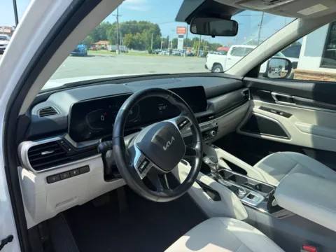 More photos of 2024 Kia Telluride S at Jerry Hunt Supercenter - Lexington, NC