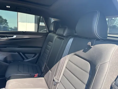 More photos of 2024 Volkswagen Atlas Cross Sport 2.0T SEL R-Line at Jerry Hunt Supercenter - Lexington, NC