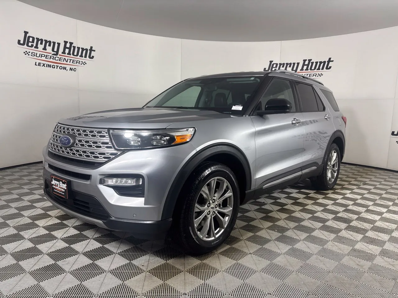 Silver 2022 Ford Explorer Limited for sale in Lexington, NC