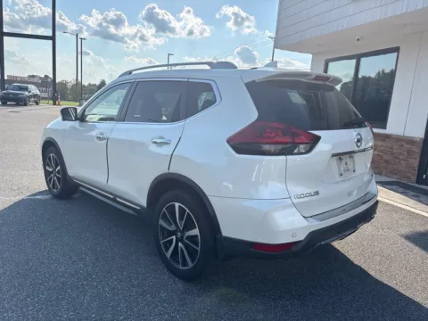 More photos of 2020 Nissan Rogue SL at Jerry Hunt Supercenter - Lexington, NC