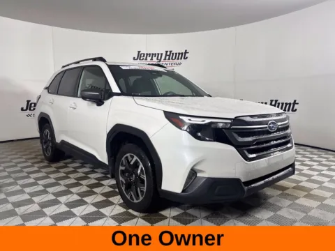 More photos of 2025 Subaru Forester Premium at Jerry Hunt Supercenter - Lexington, NC