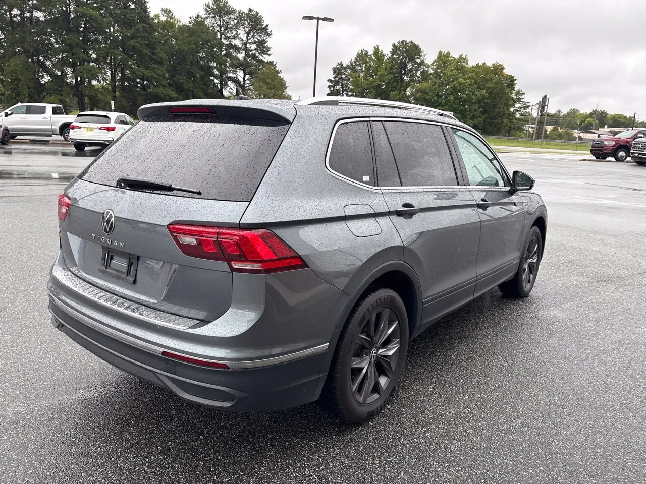 2023 Volkswagen Tiguan SE - Photo 10