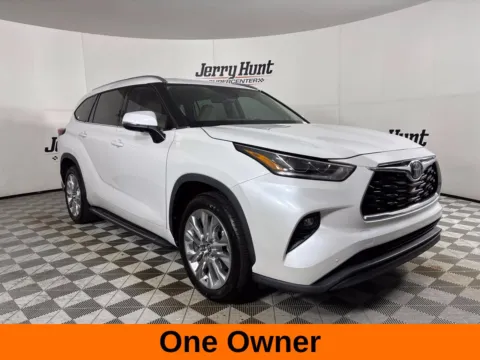 More photos of 2023 Toyota Highlander Hybrid Limited at Jerry Hunt Supercenter - Lexington, NC