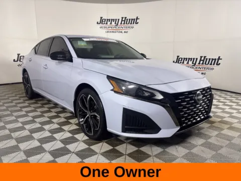 More photos of 2023 Nissan Altima 2.5 SR at Jerry Hunt Supercenter - Lexington, NC