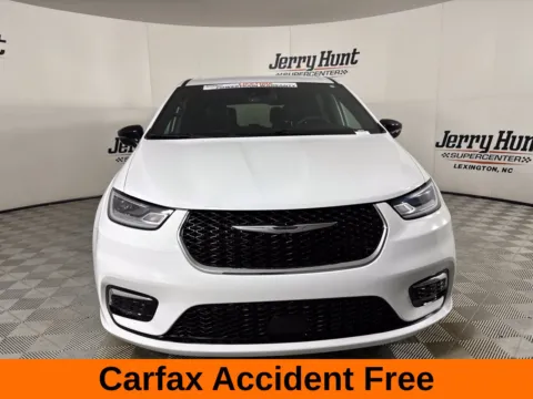 Another view of 2025 Chrysler Pacifica Select for sale in Lexington, NC at Jerry Hunt Supercenter - Lexington