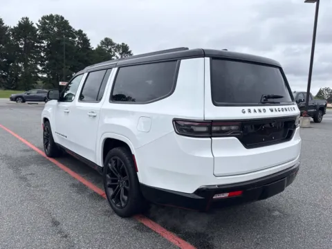 More photos of 2024 Jeep Grand Wagoneer L Series II at Jerry Hunt Supercenter - Lexington, NC