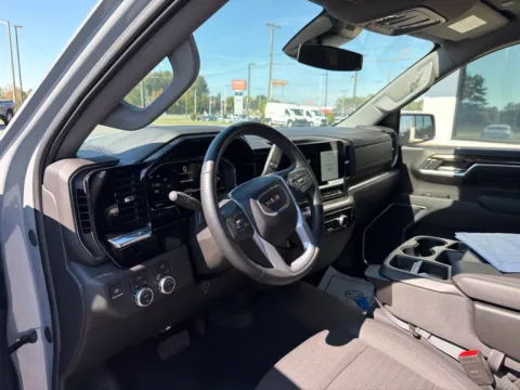 More photos of 2024 GMC Sierra 1500 Elevation at Jerry Hunt Supercenter - Lexington, NC