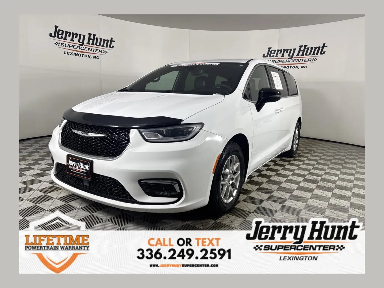 White 2025 Chrysler Pacifica Select for sale in Lexington, NC