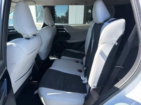 More photos of 2025 Mitsubishi Outlander SE at Jerry Hunt Supercenter - Lexington, NC