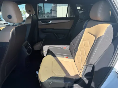 More photos of 2026 Volkswagen Atlas Cross Sport SE w/Technology at Jerry Hunt Supercenter - Lexington, NC