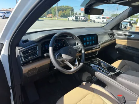 More photos of 2026 Volkswagen Atlas Cross Sport SE w/Technology at Jerry Hunt Supercenter - Lexington, NC