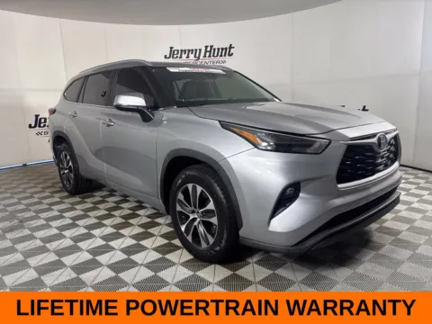 More photos of 2023 Toyota Highlander XLE at Jerry Hunt Supercenter - Lexington, NC