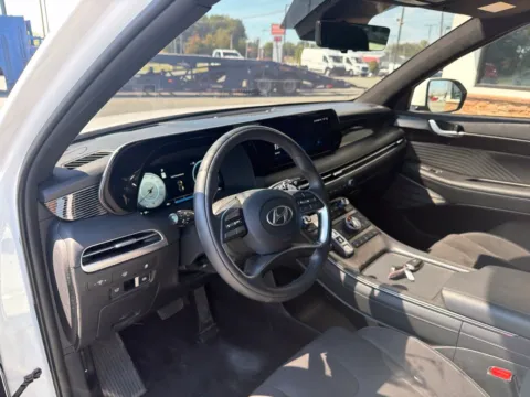 More photos of 2025 Hyundai Palisade Calligraphy Night Edition at Jerry Hunt Supercenter - Lexington, NC