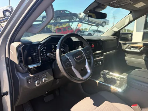 More photos of 2023 GMC Sierra 1500 Elevation at Jerry Hunt Supercenter - Lexington, NC