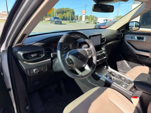 More photos of 2022 Ford Explorer Limited at Jerry Hunt Supercenter - Lexington, NC