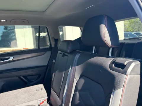 More photos of 2025 Volkswagen Atlas 2.0T Peak Edition at Jerry Hunt Supercenter - Lexington, NC