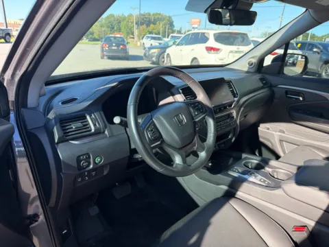 More photos of 2024 Honda Ridgeline RTL at Jerry Hunt Supercenter - Lexington, NC