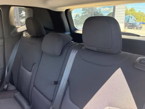 More photos of 2016 Jeep Renegade Trailhawk at Jerry Hunt Supercenter - Lexington, NC