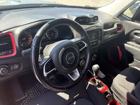 More photos of 2016 Jeep Renegade Trailhawk at Jerry Hunt Supercenter - Lexington, NC