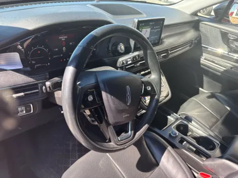 More photos of 2021 Lincoln Corsair Standard at Jerry Hunt Supercenter - Lexington, NC