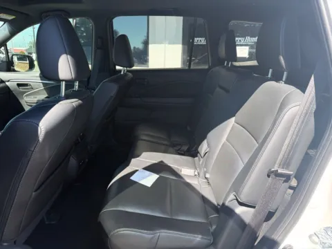 More photos of 2025 Honda Passport EX-L at Jerry Hunt Supercenter - Lexington, NC