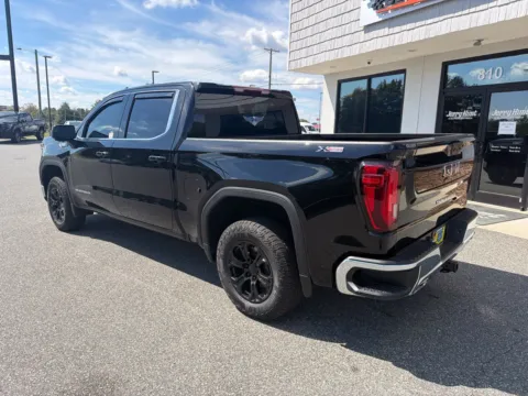 More photos of 2026 GMC Sierra 1500 SLT at Jerry Hunt Supercenter - Lexington, NC