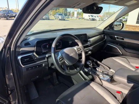 More photos of 2025 Kia Telluride LX at Jerry Hunt Supercenter - Lexington, NC