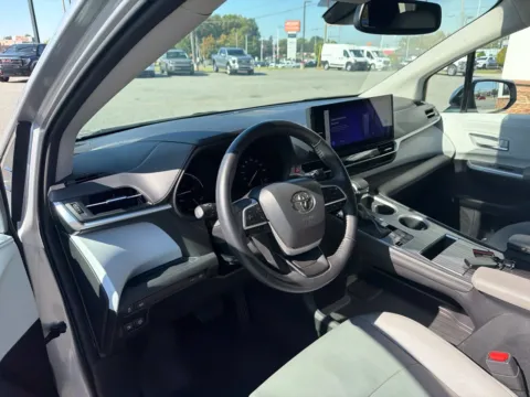More photos of 2025 Toyota Sienna XLE at Jerry Hunt Supercenter - Lexington, NC