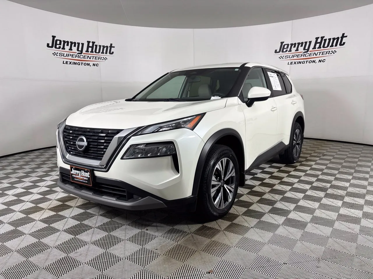 White 2023 Nissan Rogue SV for sale in Lexington, NC