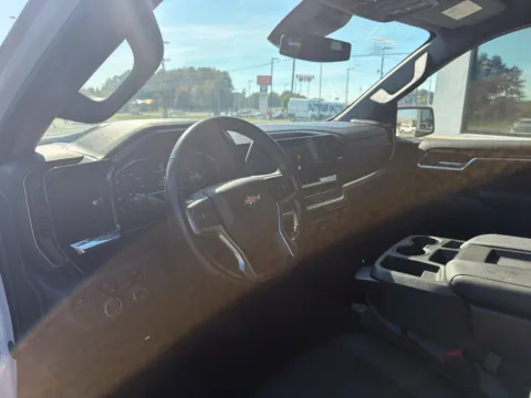 More photos of 2023 Chevrolet Silverado 1500 LT at Jerry Hunt Supercenter - Lexington, NC